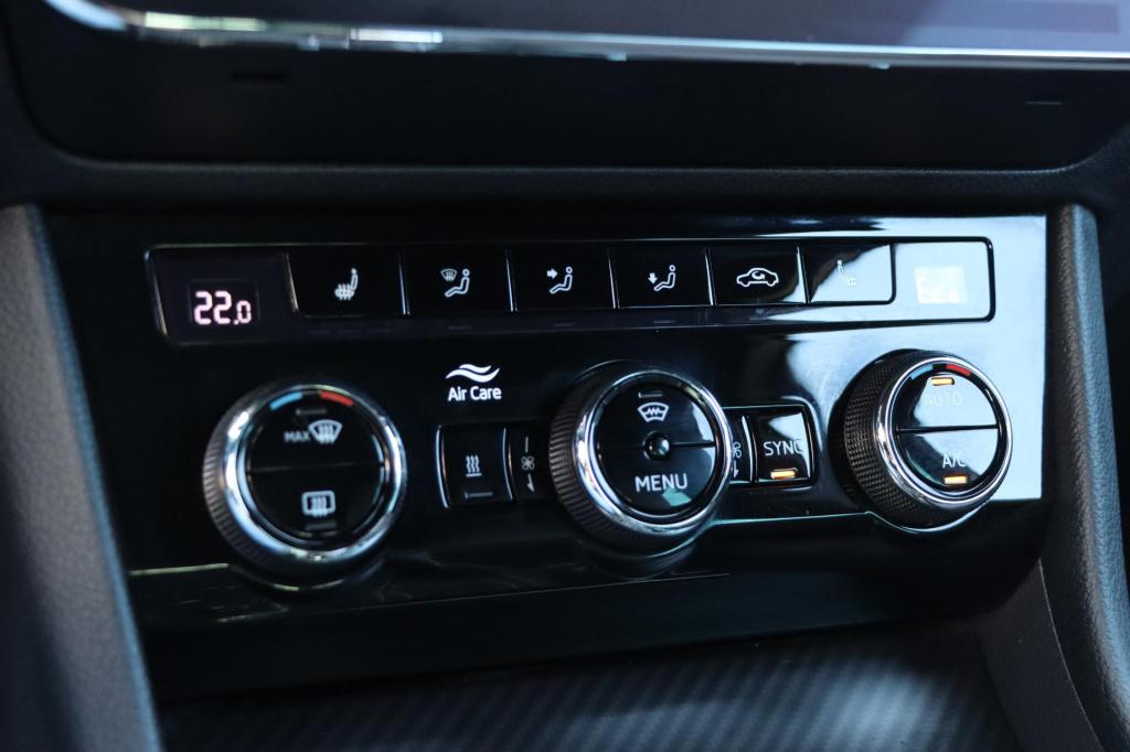 Skoda Superb combi 1.4 tsi iv sportline business 218pk dsg6 | soh 97,2% | m