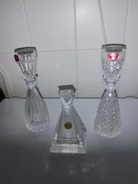 3 kristallen karafjes samen 9 euro