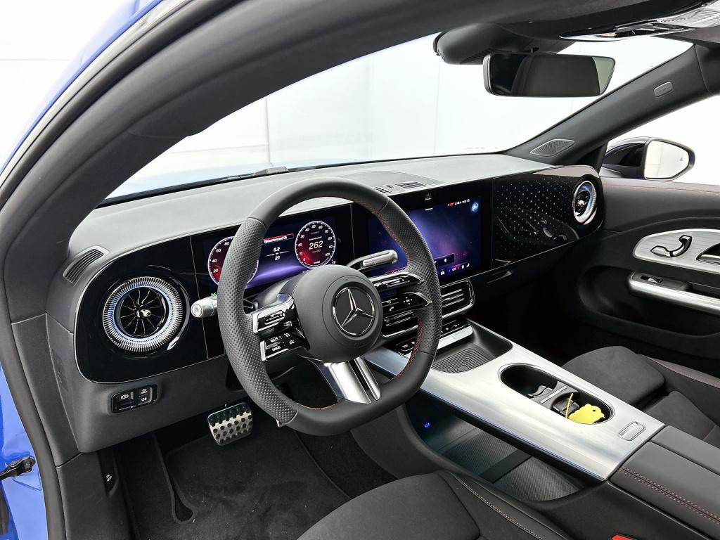 Mercedes-Benz Cla 250+ launch edition 85 kwh | multibeam led | panoramadak 