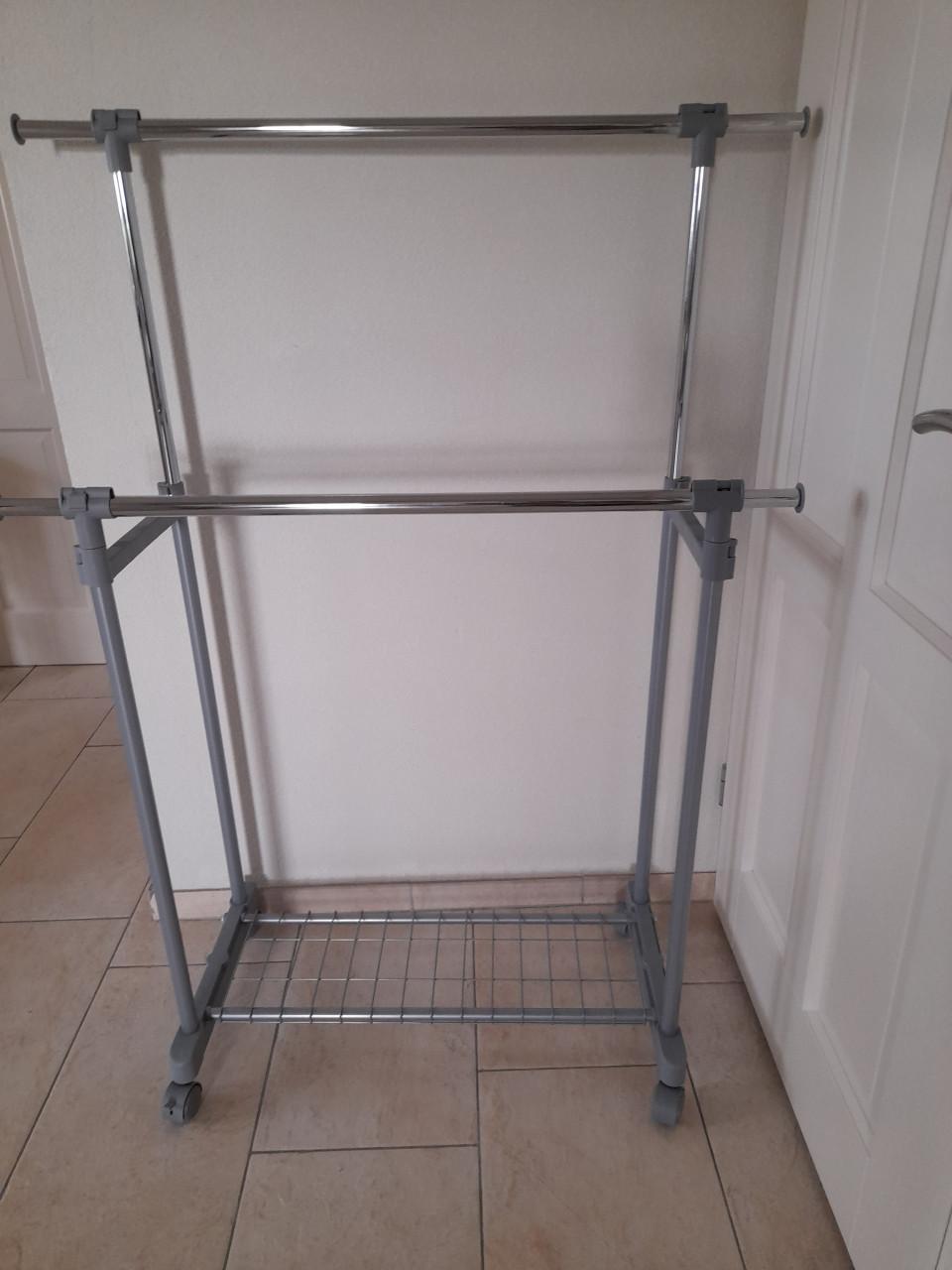 Kleding rek (verstelbaar) z.g.a.n.