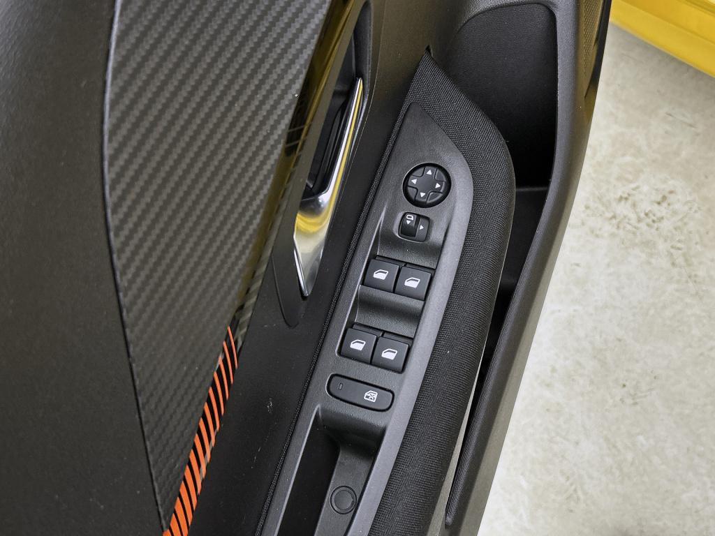 Peugeot 208 75 pk active pack | rijklaar | trekhaak | navigatie | parkeerse