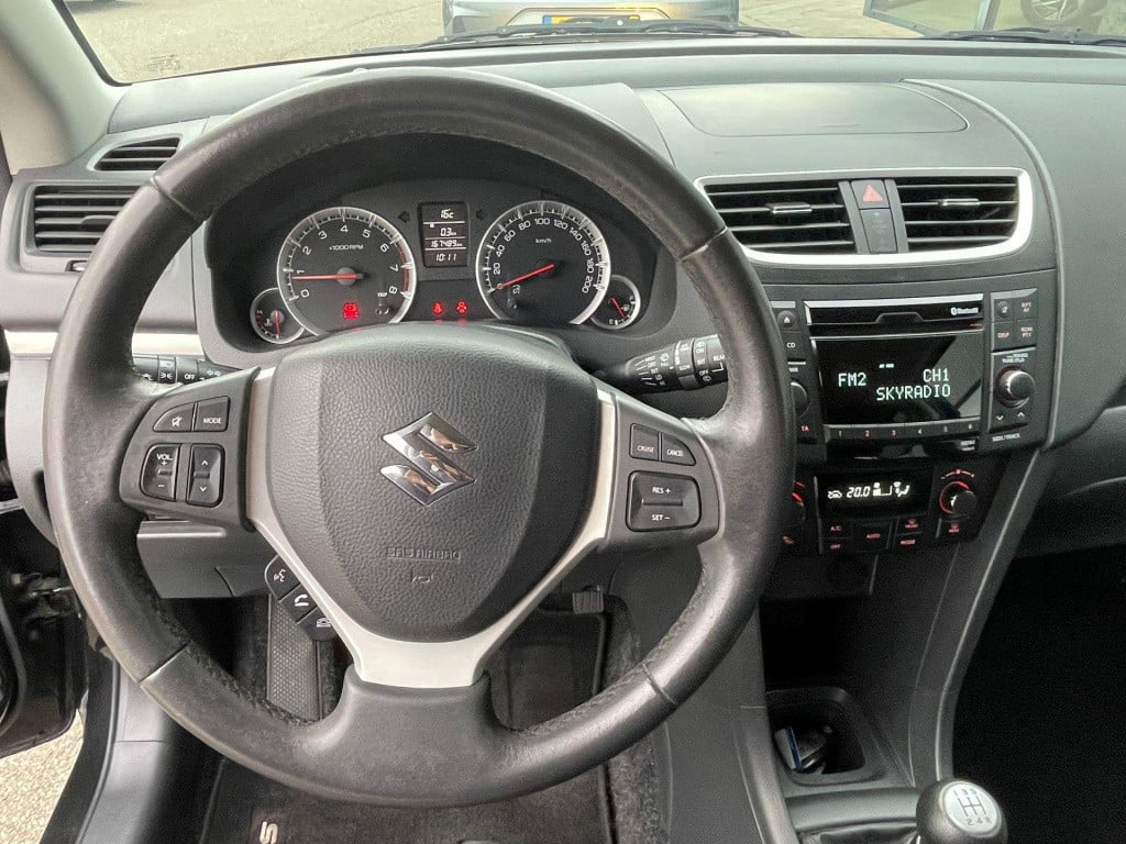 Suzuki Swift 1.2 exclusive easss
