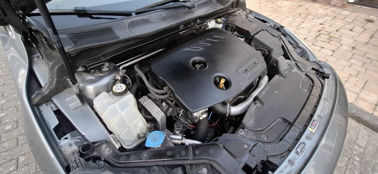 Volvo v40 d2