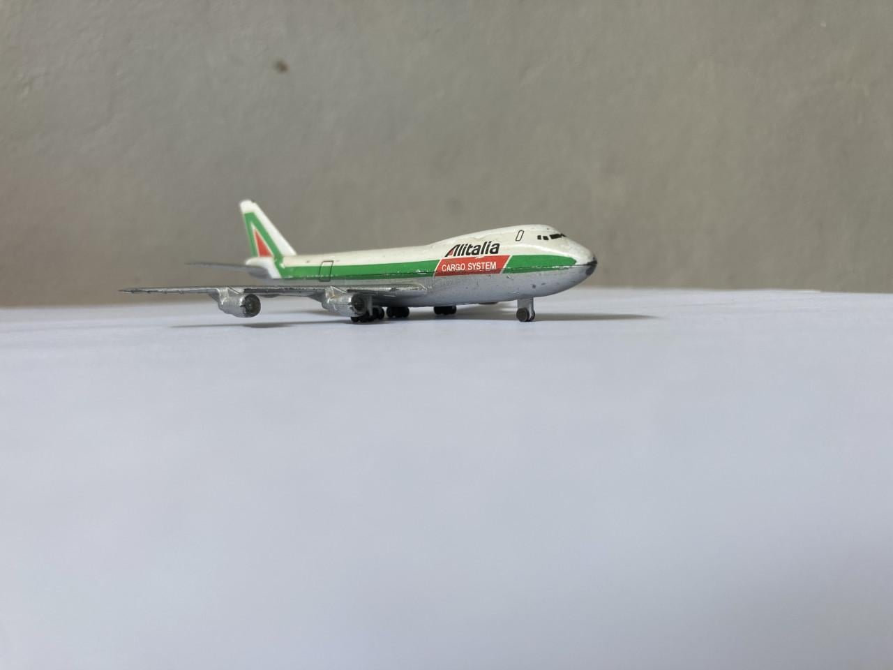 Schabak Boeing 747 Alitalia, ERTL Space Shuttle, Dinkey Toy Hawker Hunter