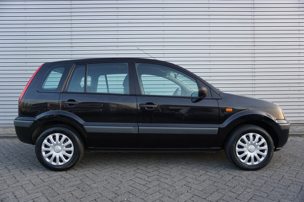 Ford Fusion 1.4-16v champion airco / elektr. ramen / trekhaak / nap