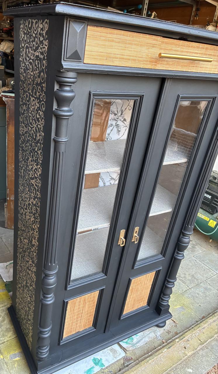 Uniek vintage vitrine kastje