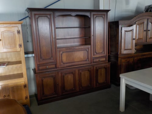 Mooie kwaliteit wandmeubel in zeer goede staat