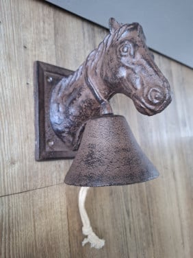 Gietijzeren bel paard