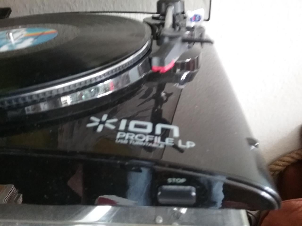 Pick-Up *** Platenspeler met USB *** ION met installatie CD ..!