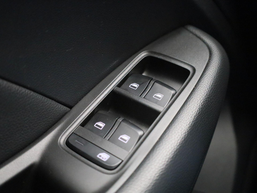 MG Zs-ev luxury 45 kwh | automaat | panoramadak | lederen bekleding | achte