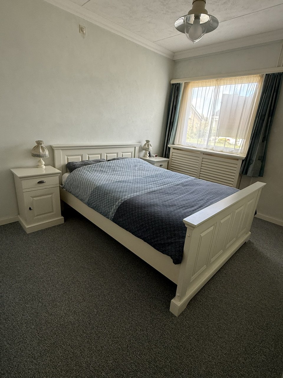 Te koop aangeboden: slaapkamer in landelijke stijl