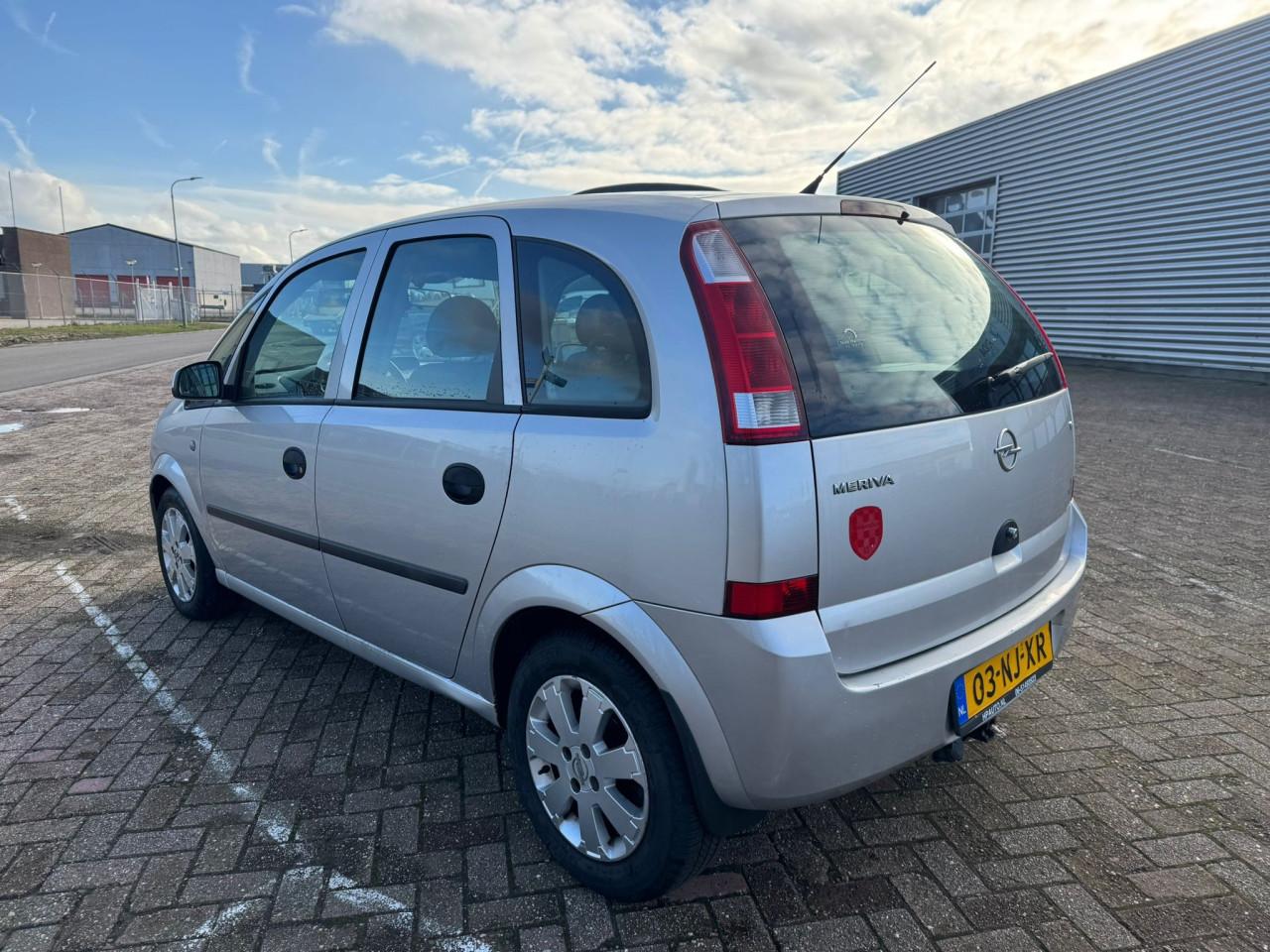 Opel meriva bj 2004  1250 euro