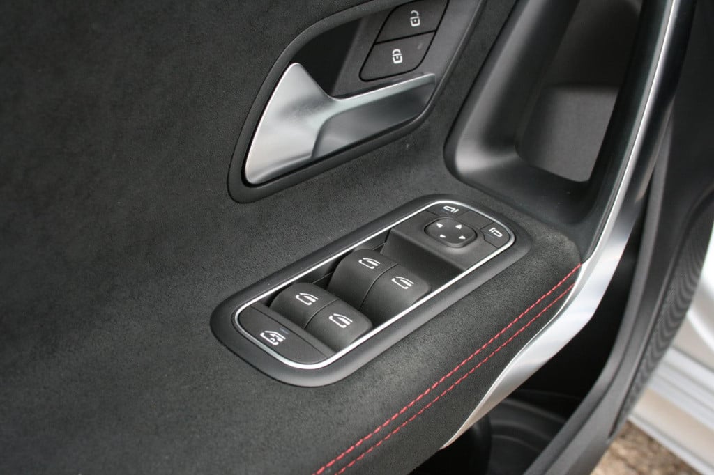 Mercedes-Benz A-Klasse 180 business solution amg