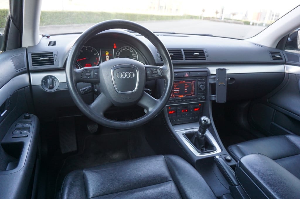 Audi A4 avant 3.2 fsi quattro pro line airco / cruise / navi / trekhaak / p
