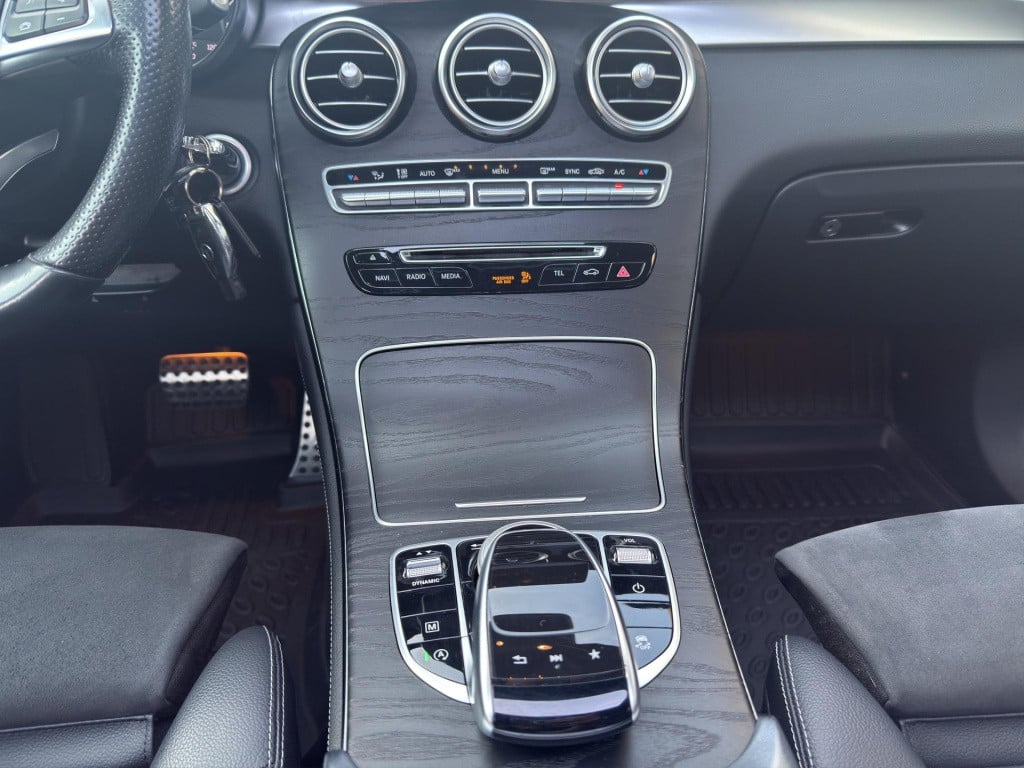Mercedes-Benz Glc 250 4matic amg pano camera trekhaak