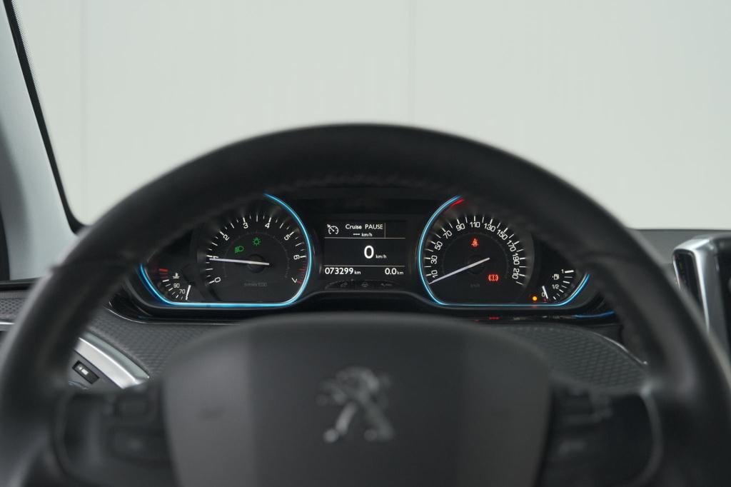 Peugeot 2008 puretech 110 allure | panoramadak | navigatie | camera | parke