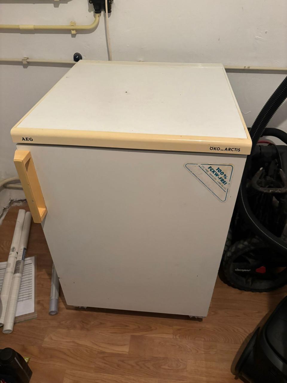 Diepvries tafelmodel met 3 laden GERESERVEERD