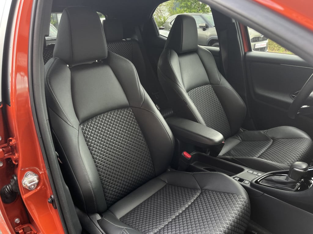 Toyota Yaris 1.5 hybrid executive | carplay | navi | stoelverw. | acc