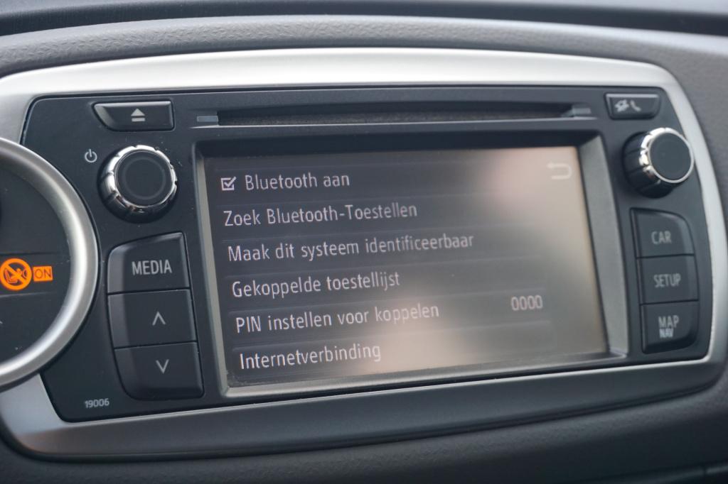 Toyota Yaris 1.0 vvt-i aspiration airco / navi / camera / bt / elektr. rame
