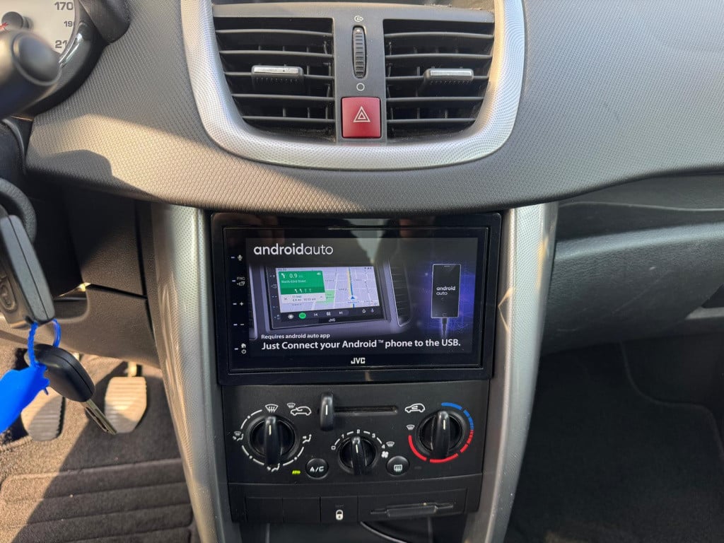 Peugeot 207 1.4-16v xr/130.000/vol jaar apk/airco/carplay