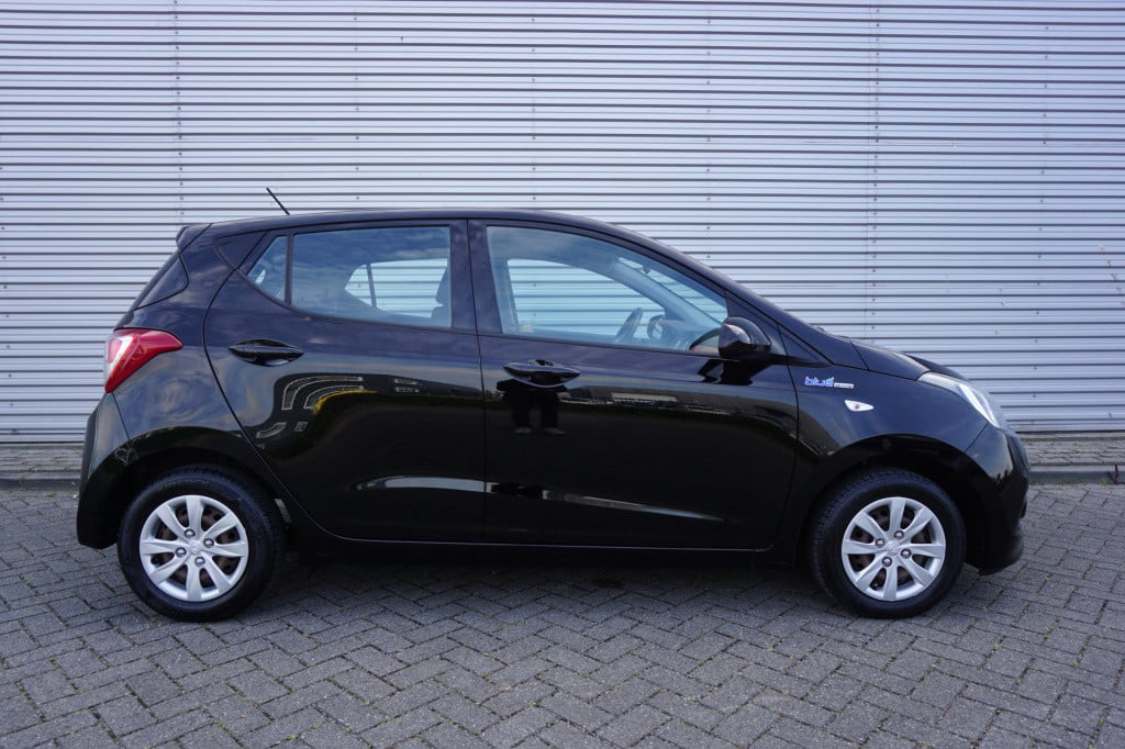 Hyundai I 10 1.0i i-motion comfort 1e eigenaar / airco / elektr. ramen / na