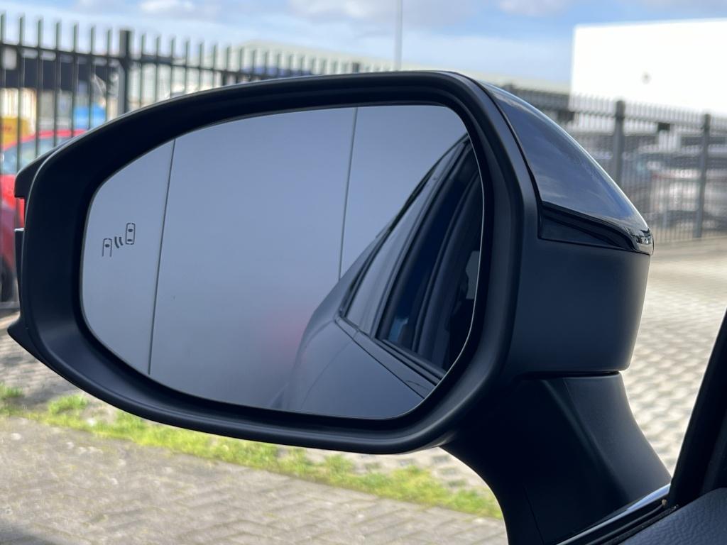 Toyota C-hr 1.8 hybrid 140 dyn