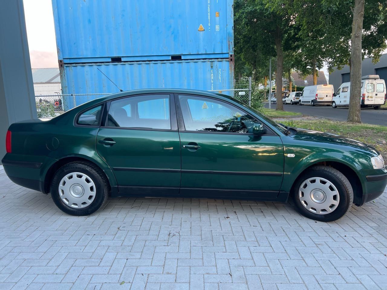 Volkswagen Passat 1.6- 130.494KM Nap! 1e Eigenaar