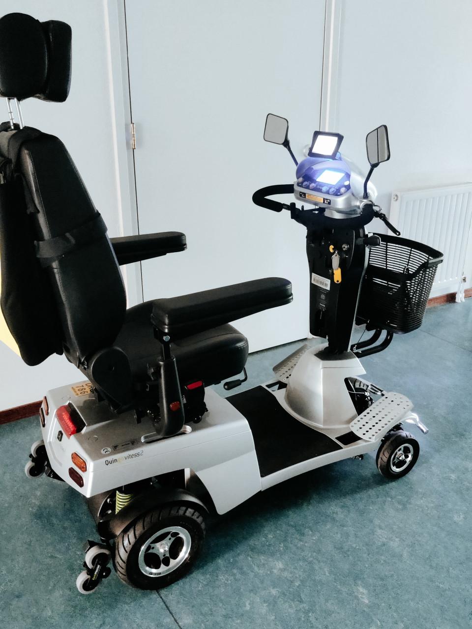 SCOOTMOBIEL TE KOOP  WEGENS VERHUIZING nieuw
