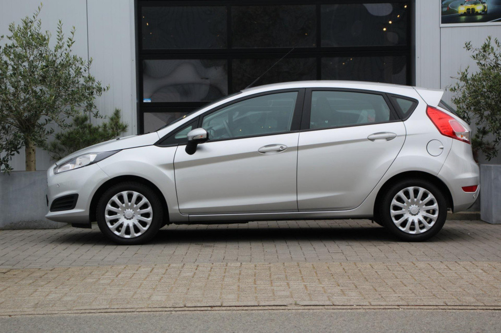 Ford Fiesta 1.0 trend - airco - stoelverwarming - alle doc - 1e eigenaar - 