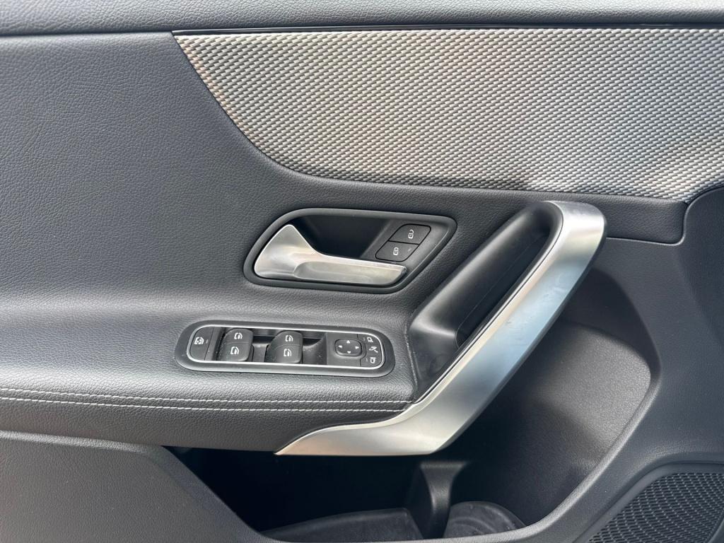 Mercedes-Benz A-Klasse 180 business solution plus upgrade