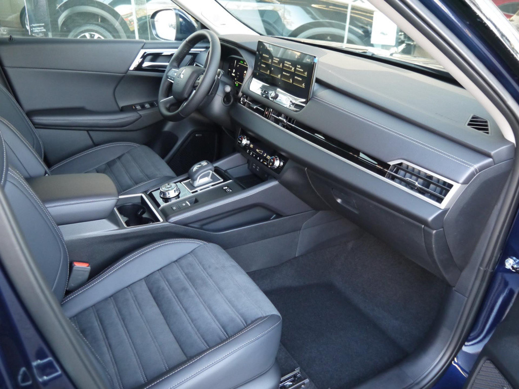 Mitsubishi Outlander 2.4 phev intense