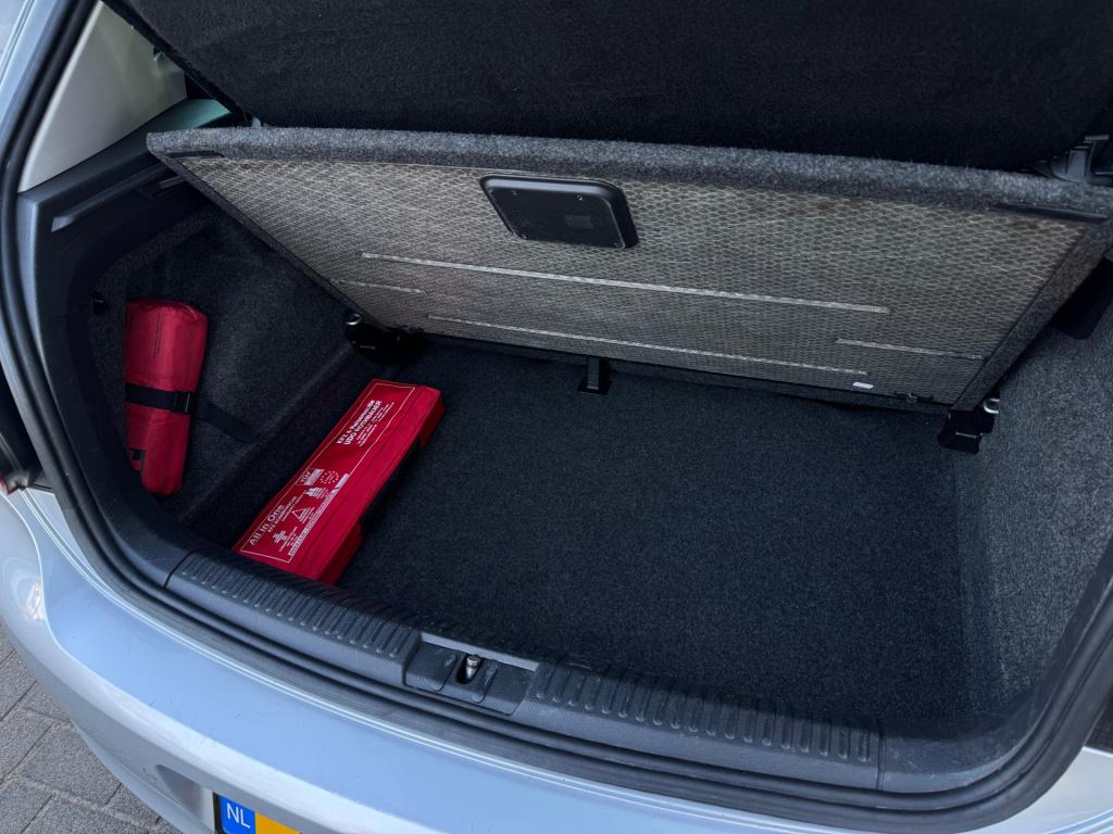 Volkswagen Polo 1.4-16v style * cruise control * panoramadak * carplay