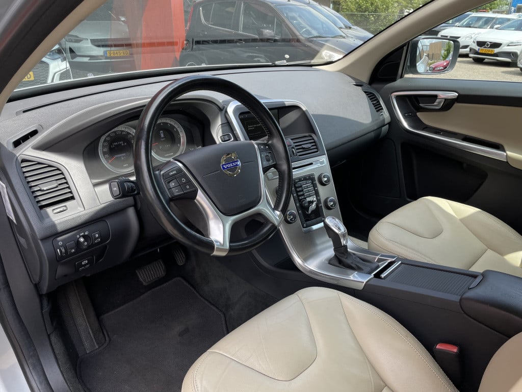 Volvo XC60 2.0 t5 summum plus line automaat | leer | pano | xenon | 18'' lm
