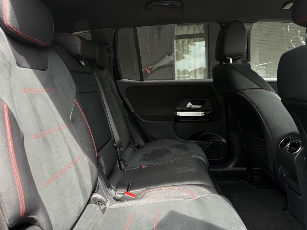 Mercedes-Benz Glb 180 amg line - 7 persoons - origineel nl -