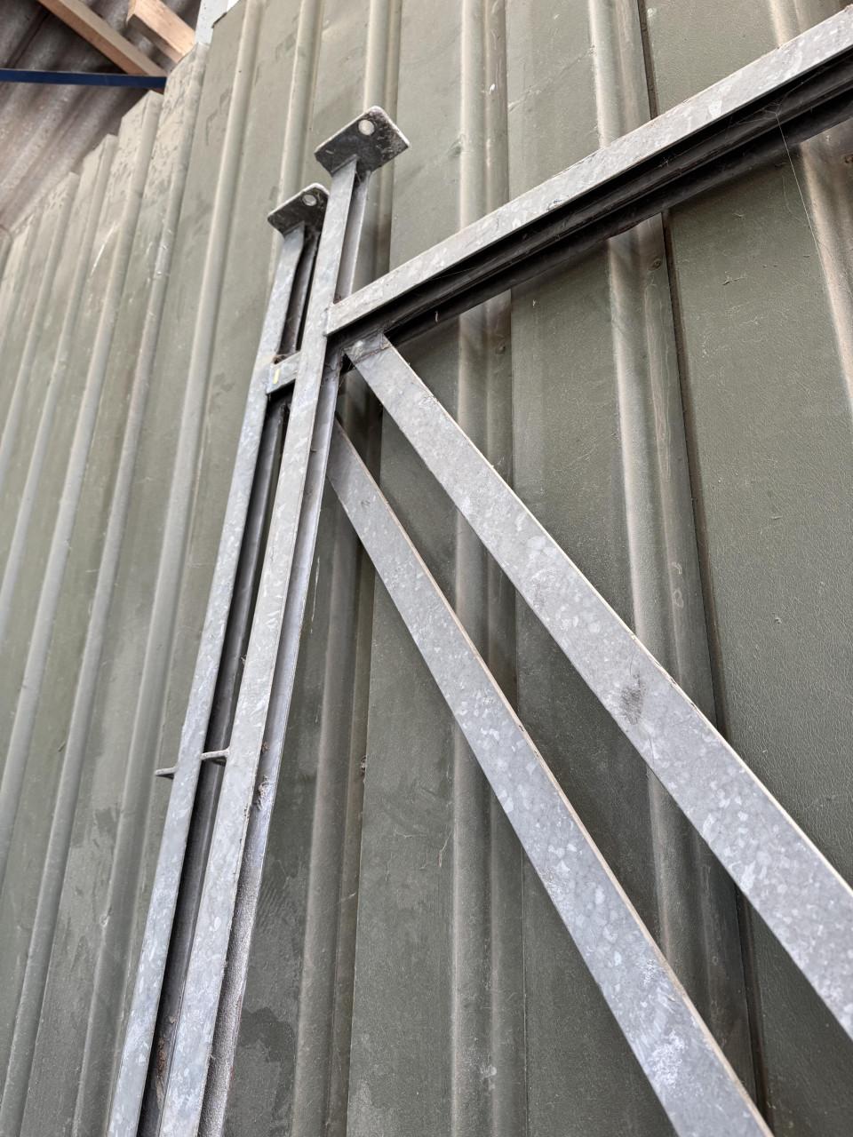 2x frame gegalvaniseerd