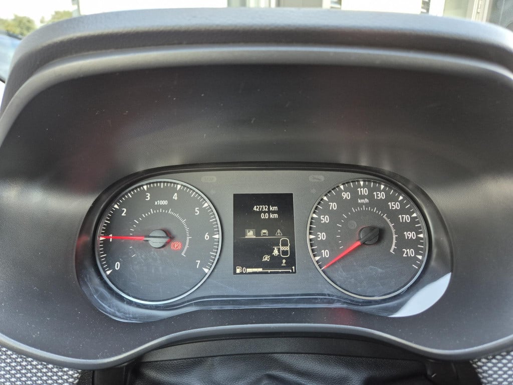Dacia Jogger tce 110 extreme 5p. all season banden, camera, climate, apple/