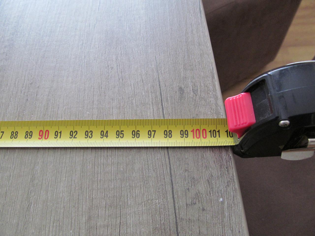 Eethoek met 4 stoelen op wieltjes