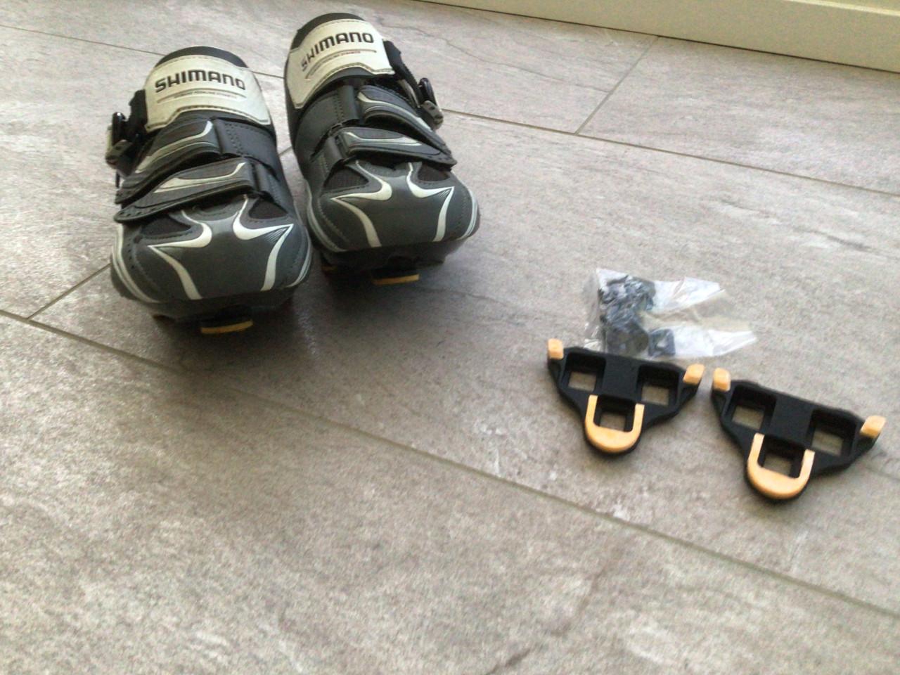 Helm en schoenen