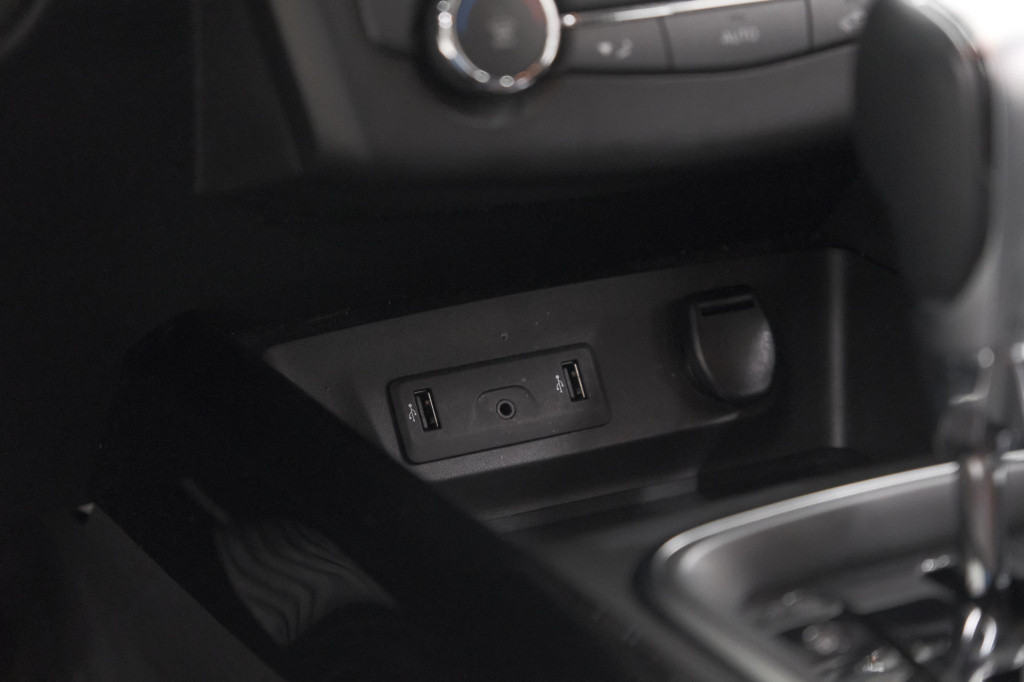 Renault Kadjar tce 130 edc intens | trekhaak | navigatie | parkeersensoren 