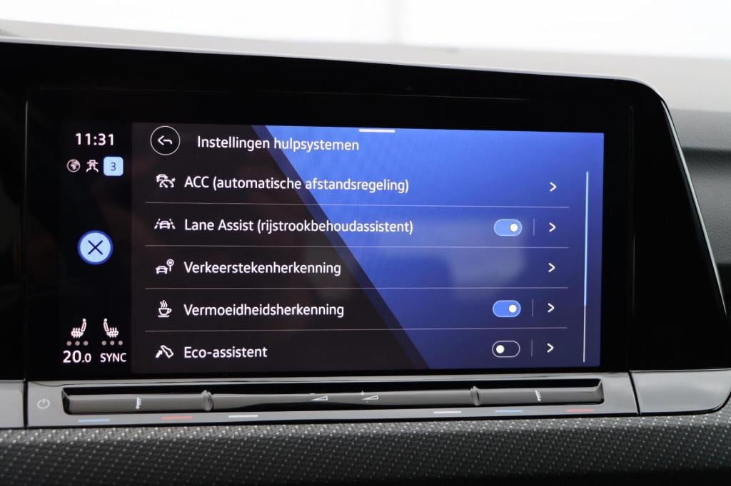 Volkswagen Golf 1.5 etsi r-line | 130pk | dsg7