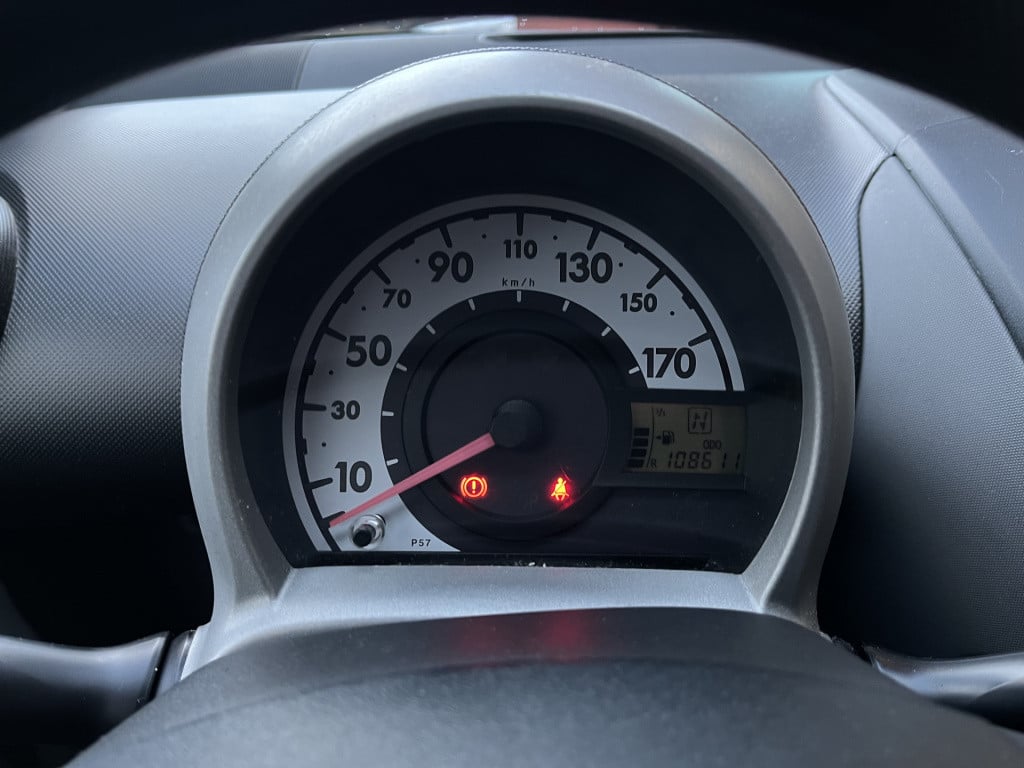 Toyota Aygo 1.0-12v comfort 5-deurs | automaat | park. sensoren | lichtmeta