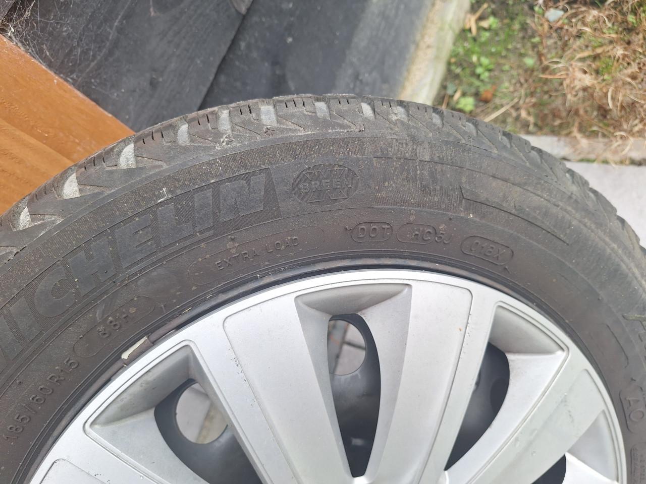 Compleet set winterbanden- Michelin Alpin A4 185 60 R15