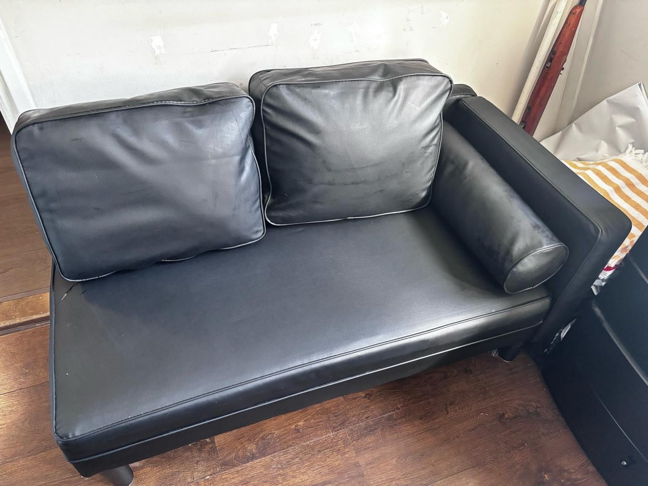 Zwarte Chaise langues  bank zeer nette staat