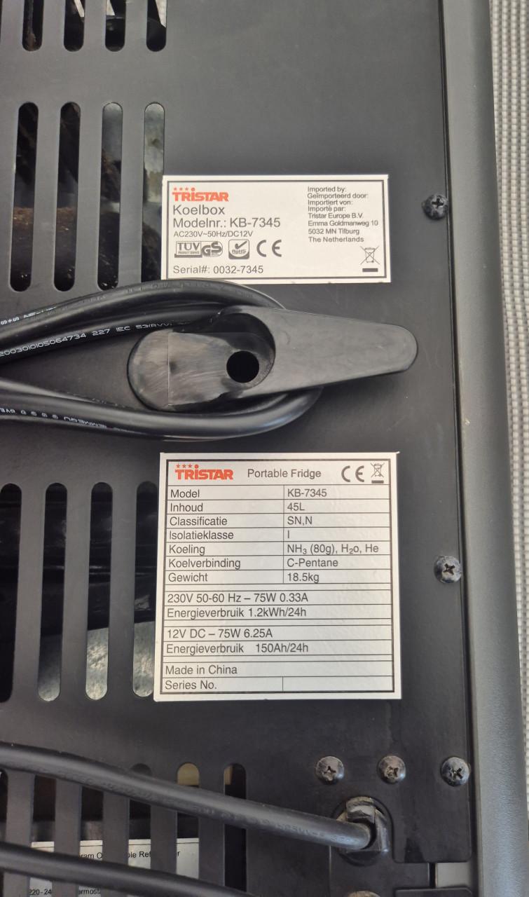 Elektrische koelbox 220 en 12 volt