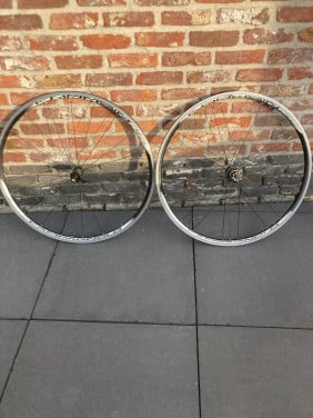 Wielset campagnolo khamsin(28”)