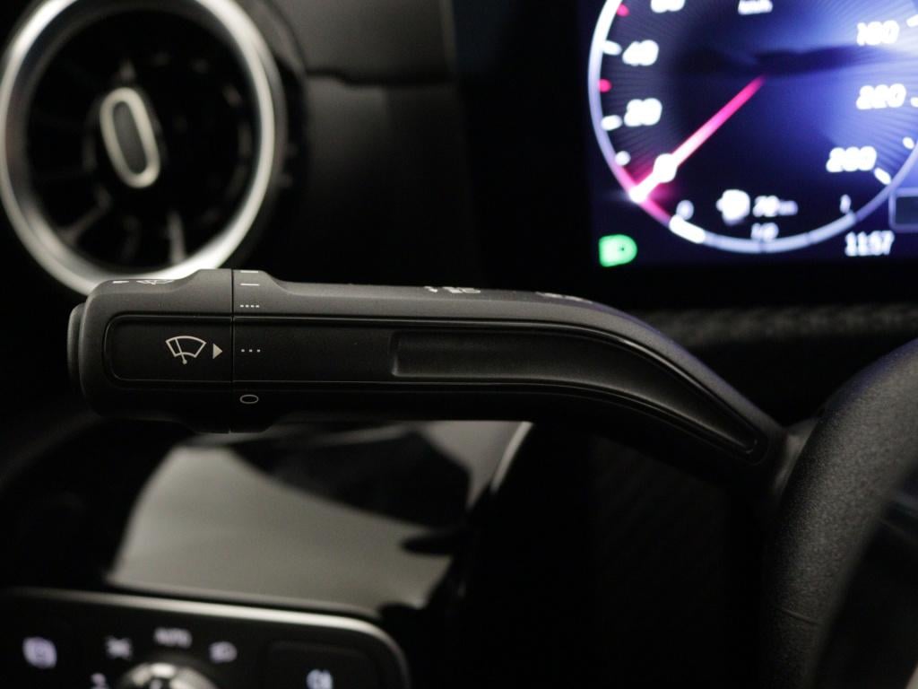 Mercedes-Benz Cla 180 star edition | dodehoekassistent | parkeerpakket met