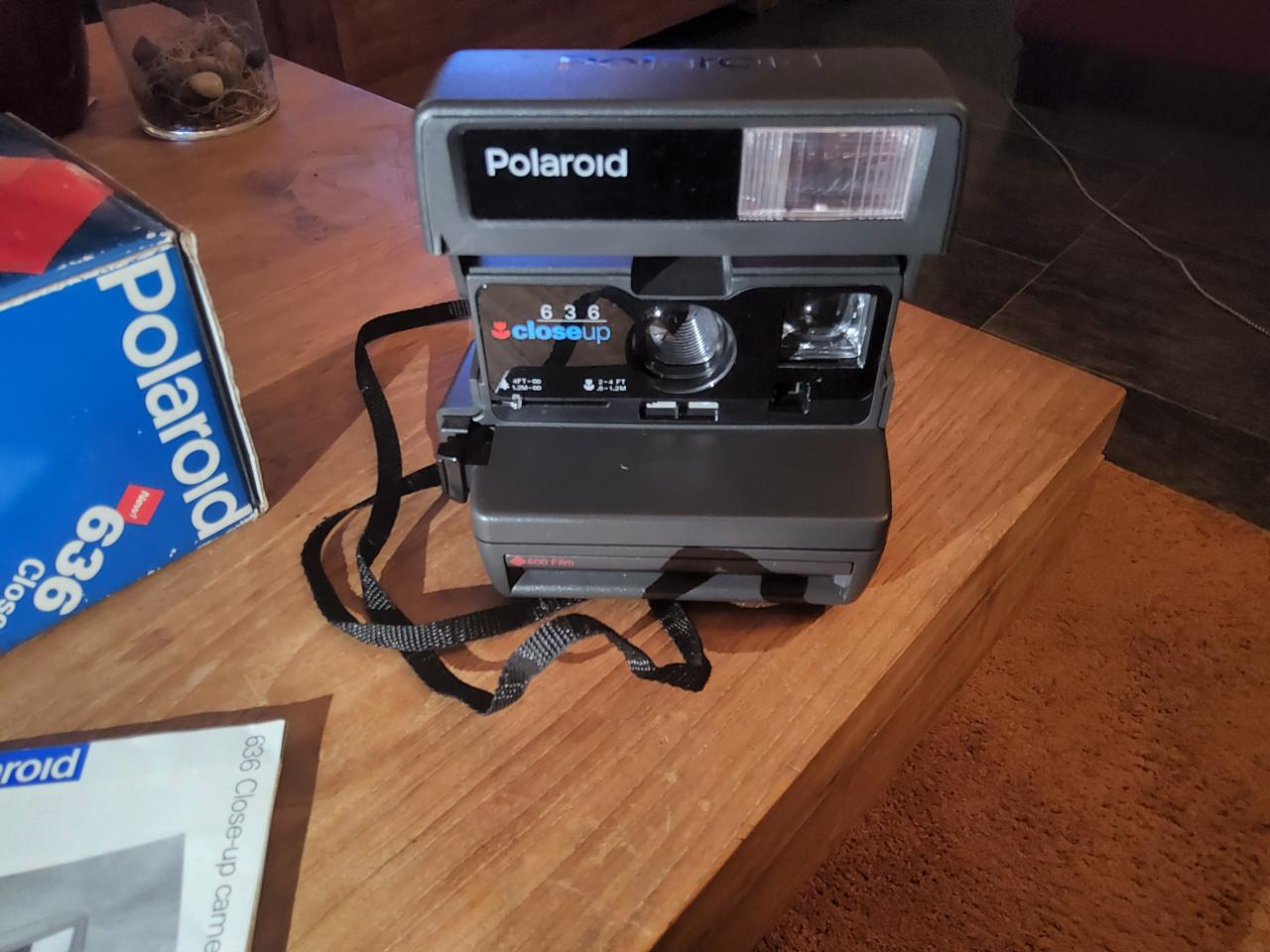 Polaroid camera 636