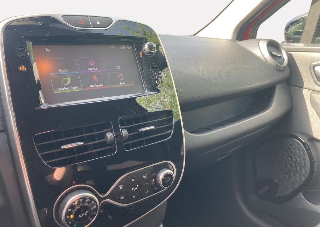 Renault Clio estate 0.9 tce limited -trekhaak