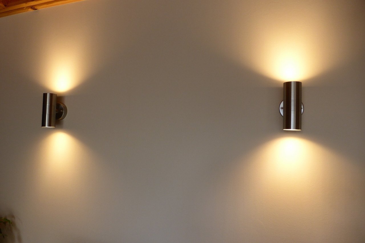 Geborsteld RVS wandlamp