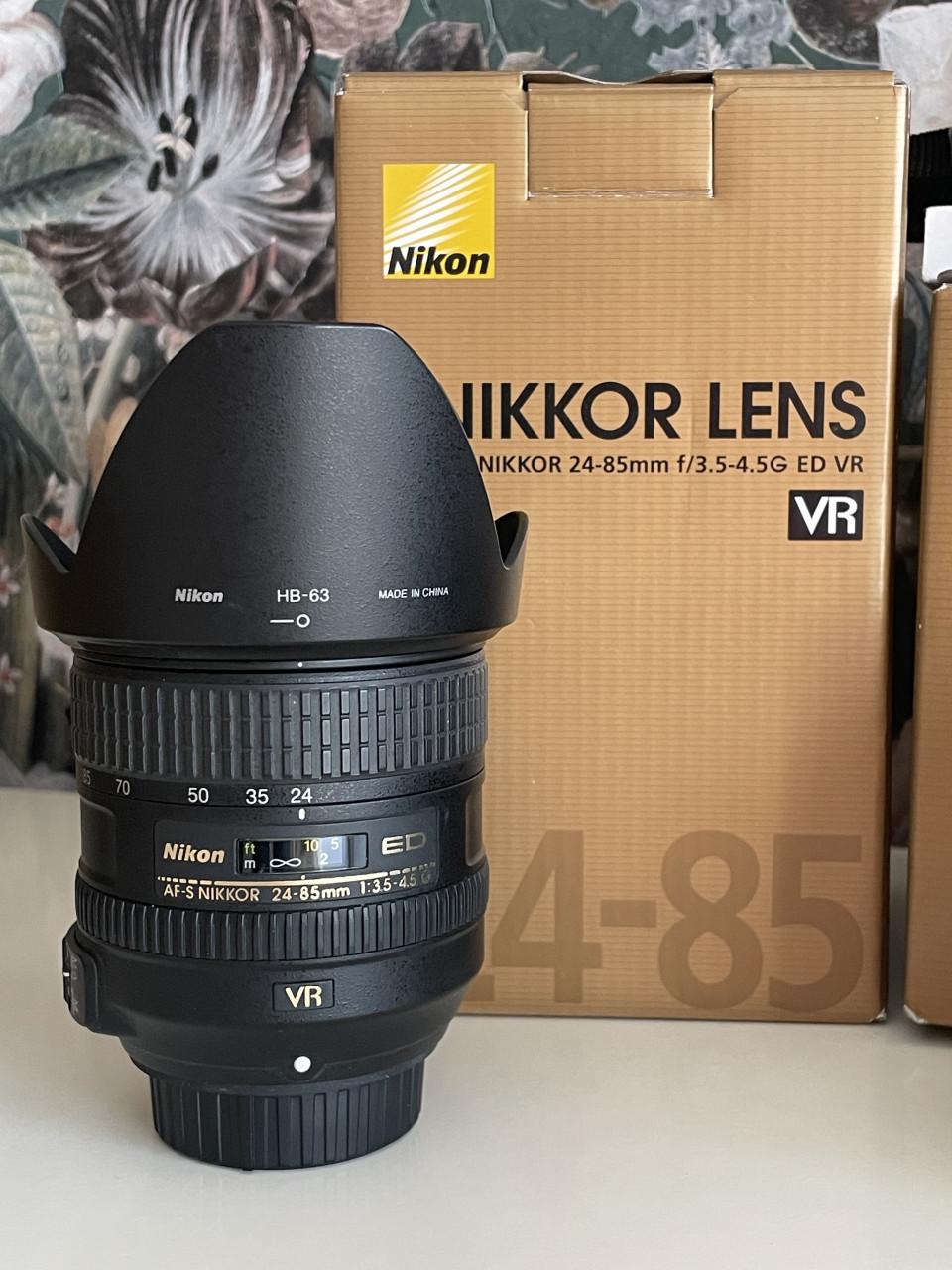 Nikon D600 Camera met lenzen, flitser etc.